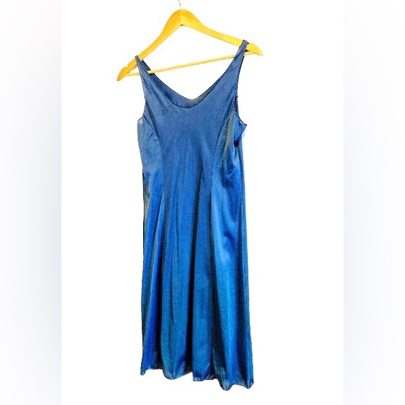VTG Slip Dress - Picture 3 of 7